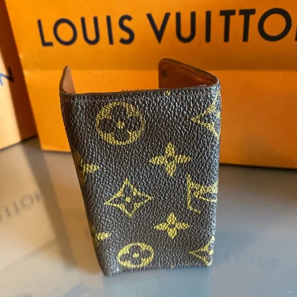 Louis Vuitton 4 Key Holder ~ Authentic - Picture 9 of 12